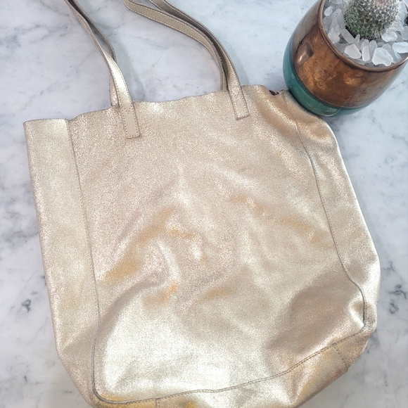 Handbags - Italian leather tote (reversible)